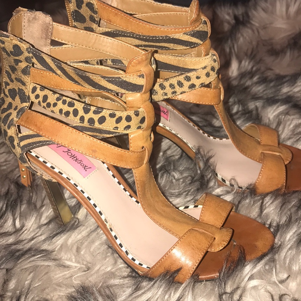 Heels - Picture 2 of 4